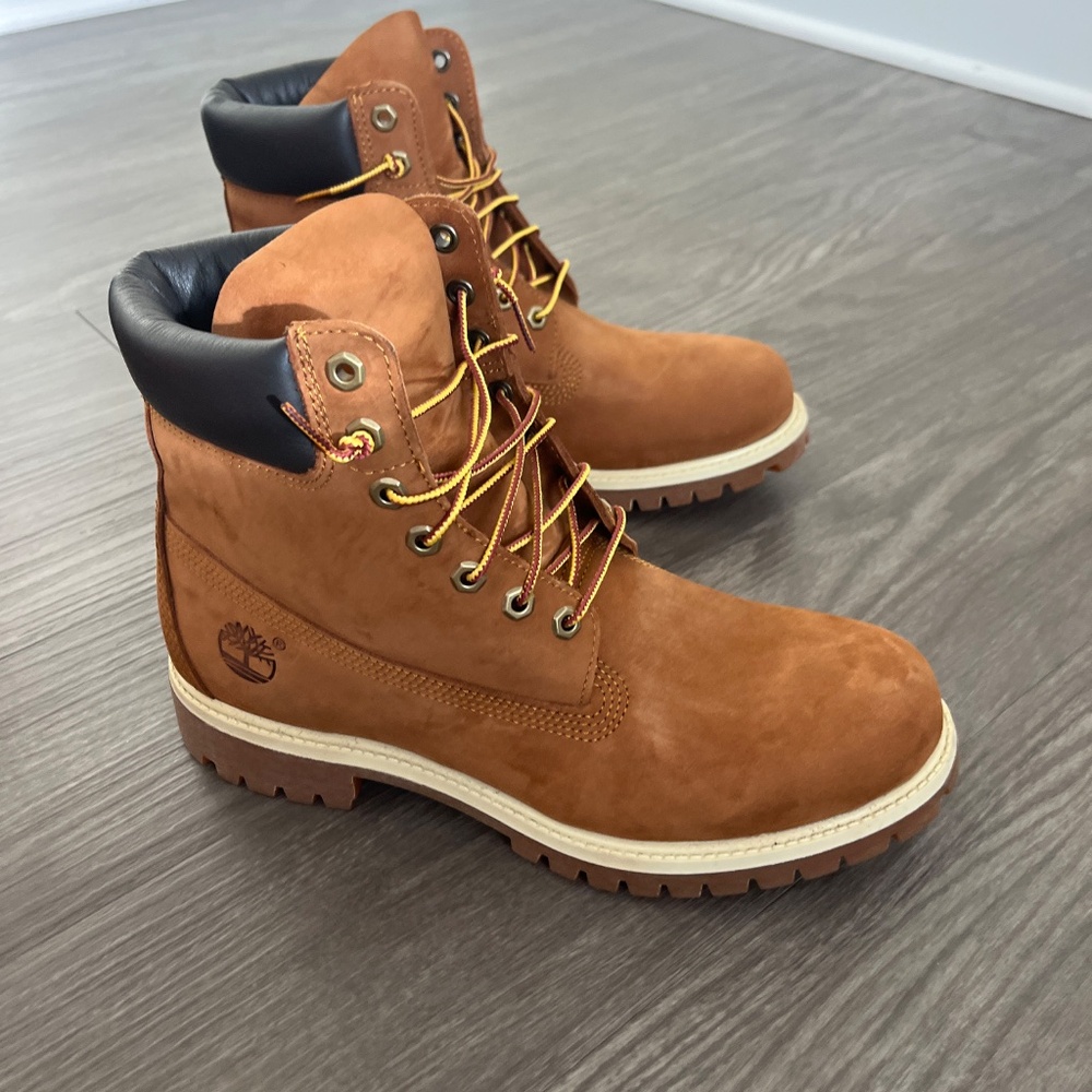 Timberland Premium Boots - Picture 3 of 6